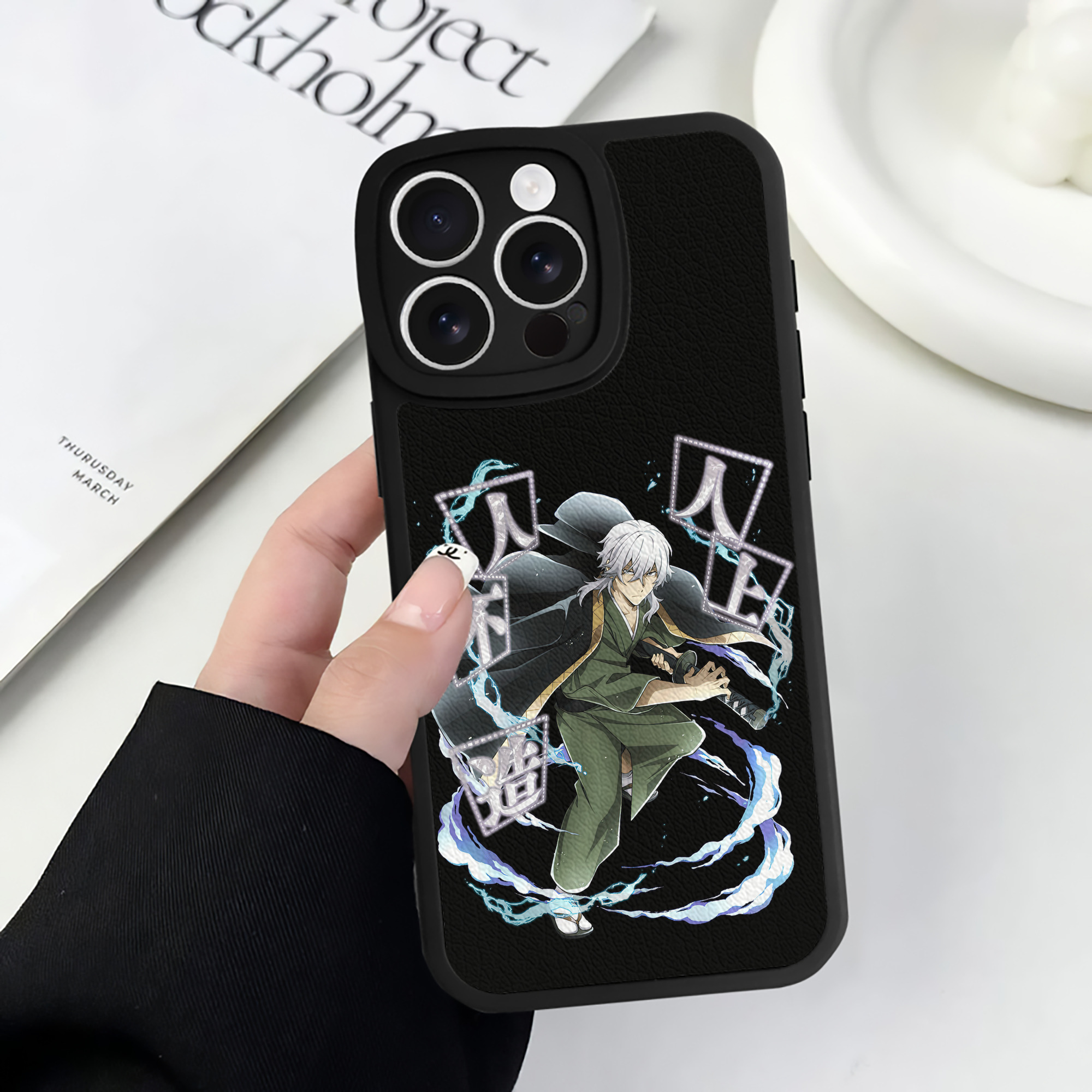 （画像用） 文豪ストレイドッグス Bungo Stray Dogs 【iPhone 16シリーズ対応】シリコンスマホケース（レザー調） 材質：シリコン